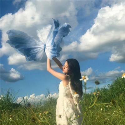 在秃鹫群下